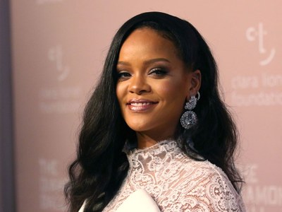(Born February 20, 1988) Robyn Fenty better known as Rihanna has made herself into the world’s richest female musician accumulating a $600 million-dollar fortune within these past few years. Rihanna was originally born in Barbados and reached stardom in 2005 after being signed under Jay z’ record label Def Jam records.