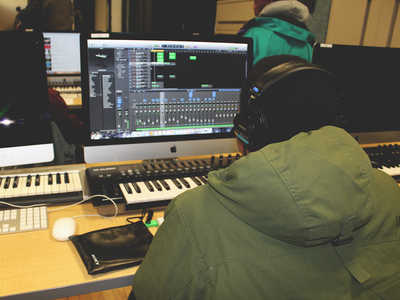 Student working on a mix in LL02.
